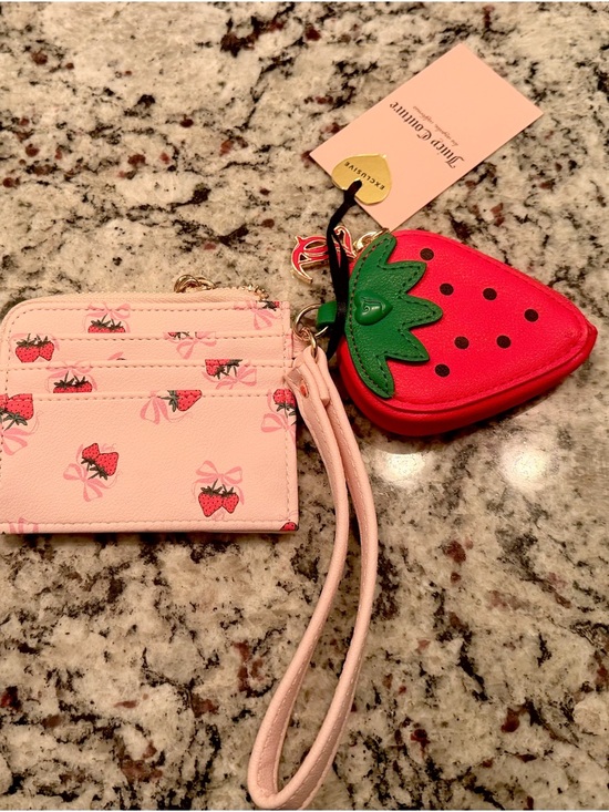 Juicy Couture Handbags - Juice couture wallet and coin purse NWT.  Brand new with tag never used.